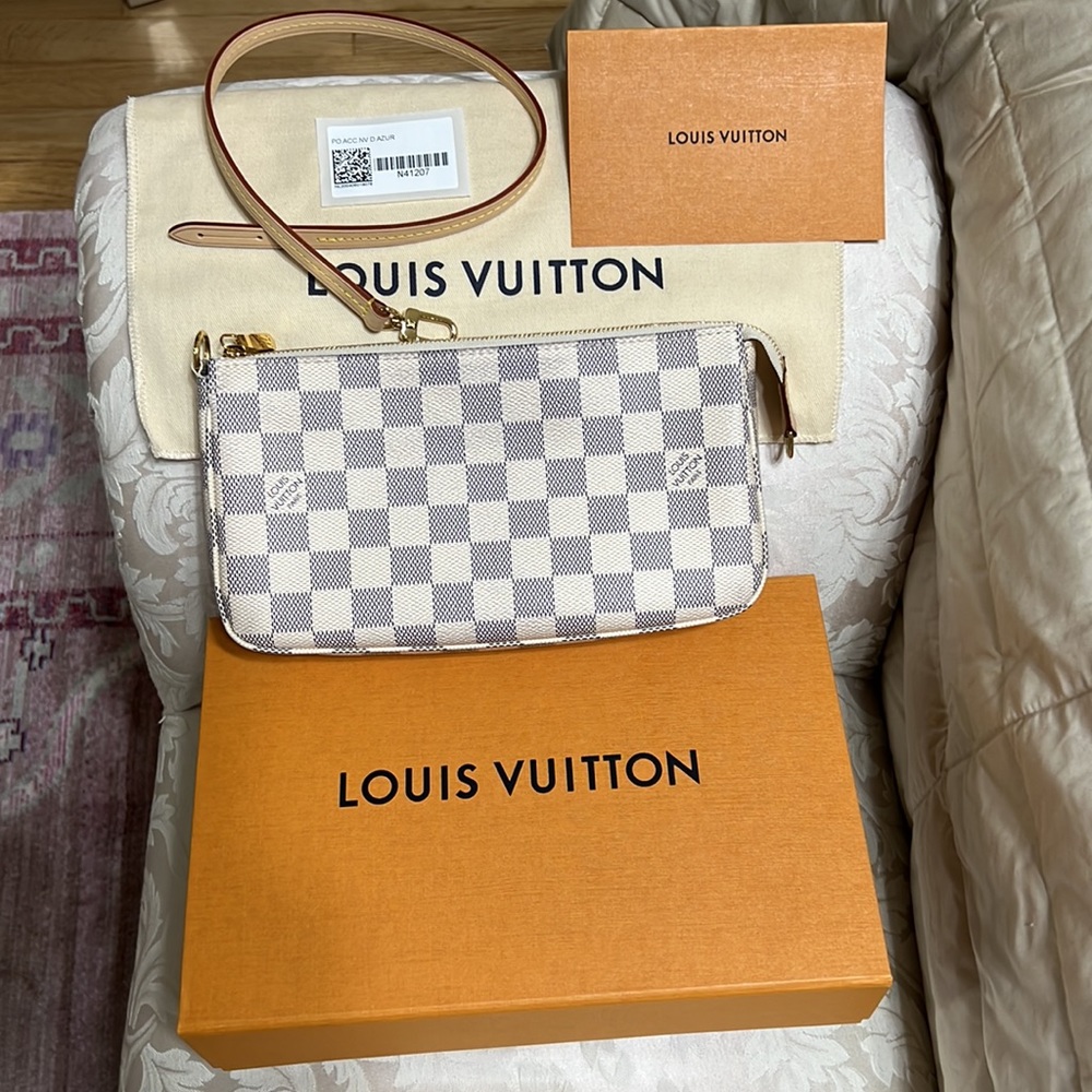 LOUIS VUITTON AUTHENTIC POCHETTE ACCESSORIES DAMIER AZUR NWT !!